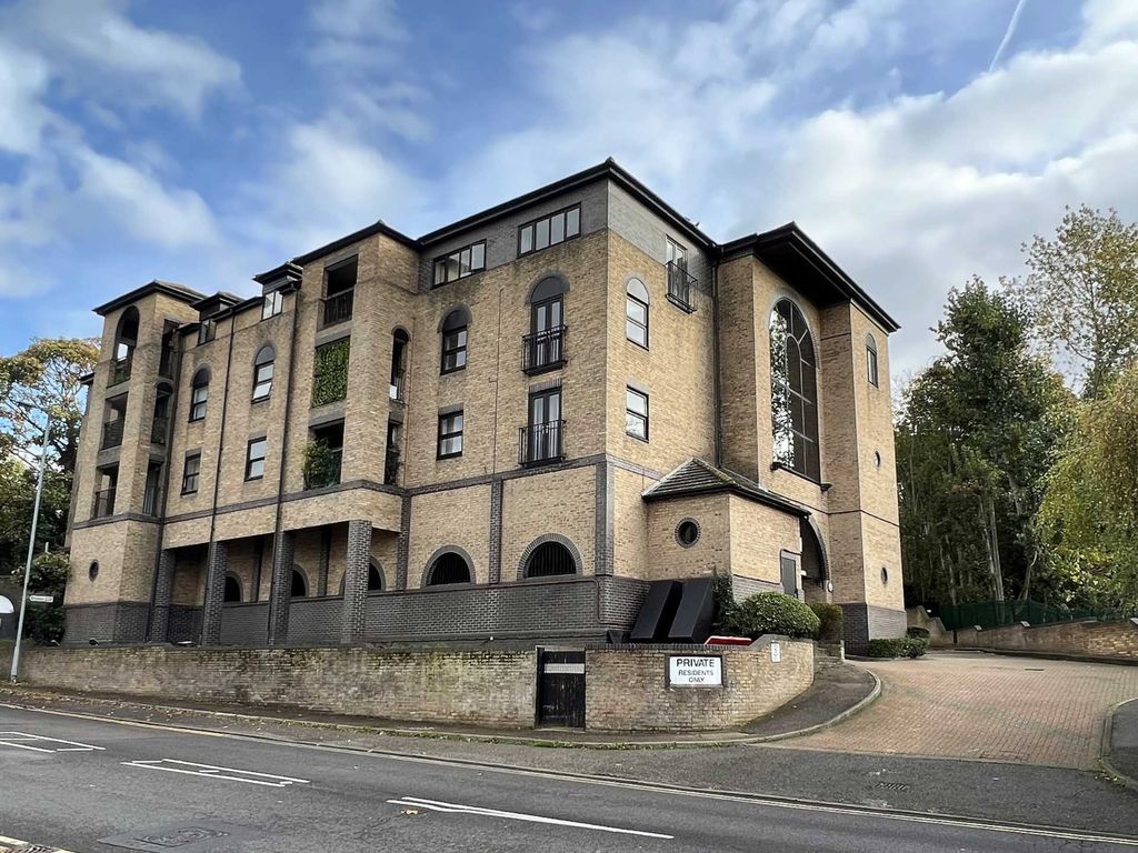 2 bed flat for sale in Stock Road, Billericay CM12 Zoopla