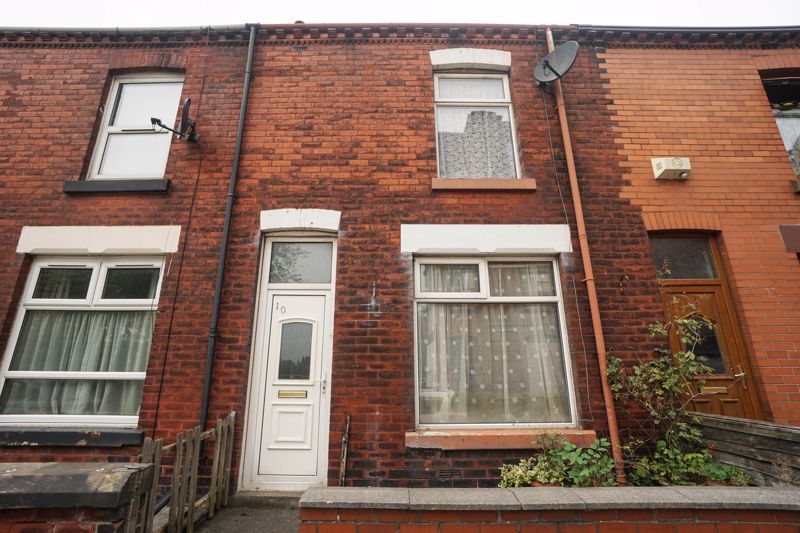 3 bed terraced house for sale in Newport Road, Bolton BL3, £115,000