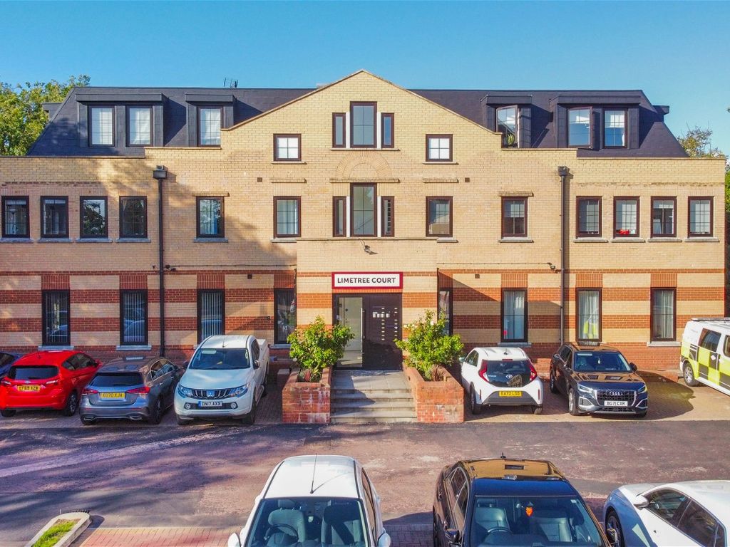 2 bed flat for sale in Parsonage Lane, Stortford CM23, £