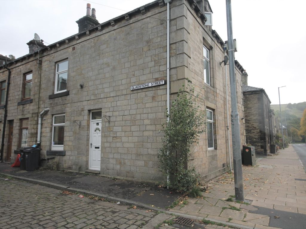 2 bed end terrace house for sale in Gladstone Street OL14 Zoopla