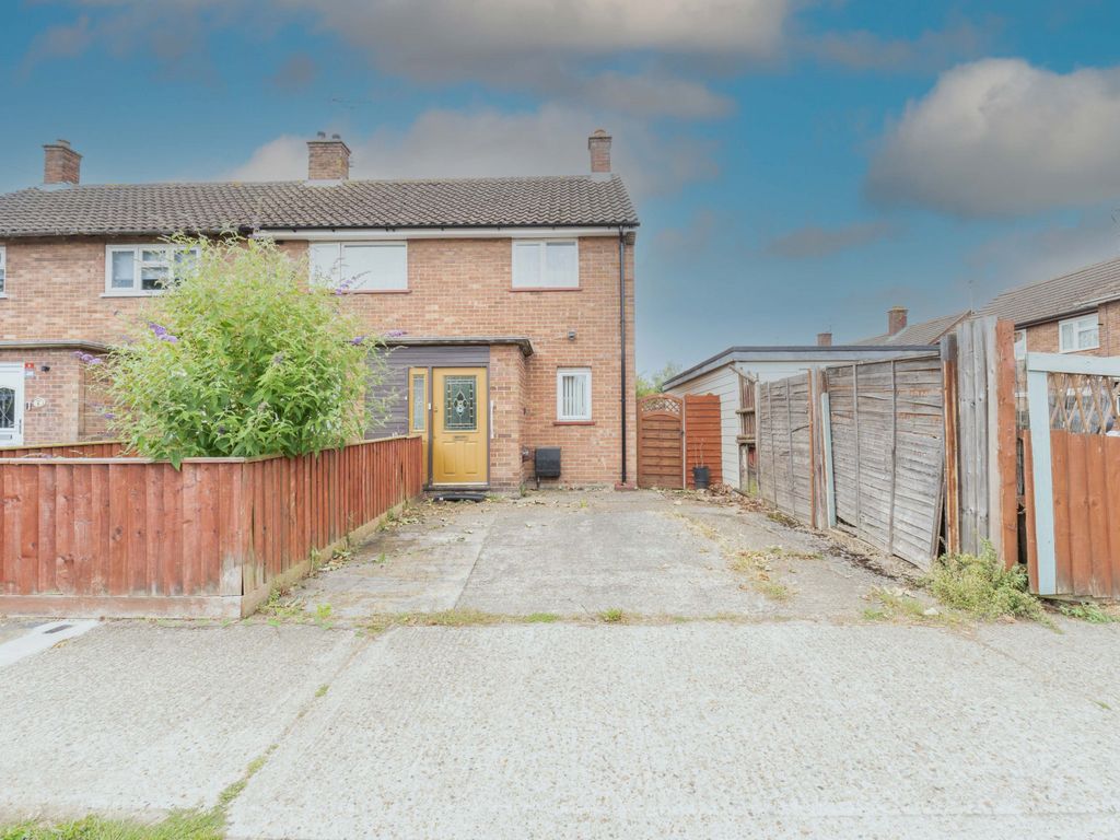 3 bed semidetached house for sale in Wethersfield Road, Blackheath