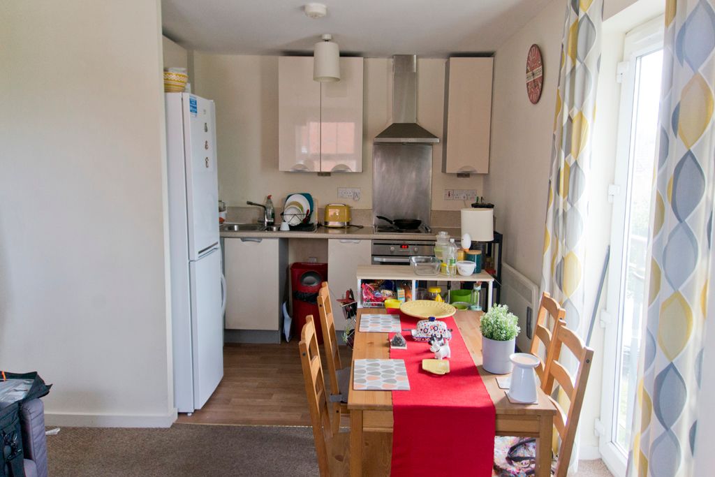 2 bed flat for sale in Brompton Road, Hamilton, Leicester LE5 Zoopla