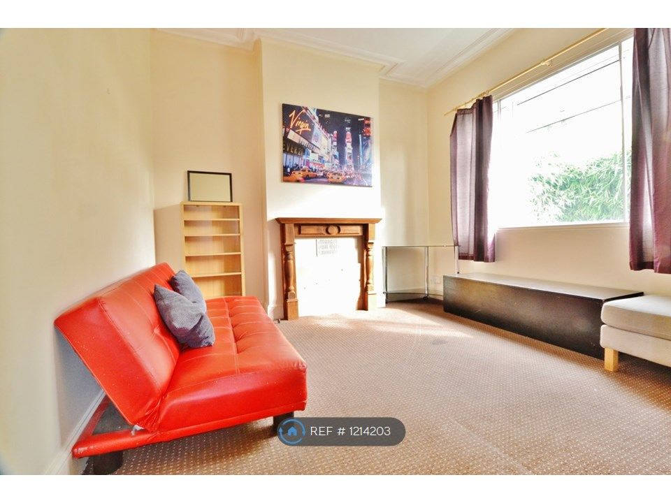 4 bed terraced house to rent in Woodford Road, London E7 Zoopla