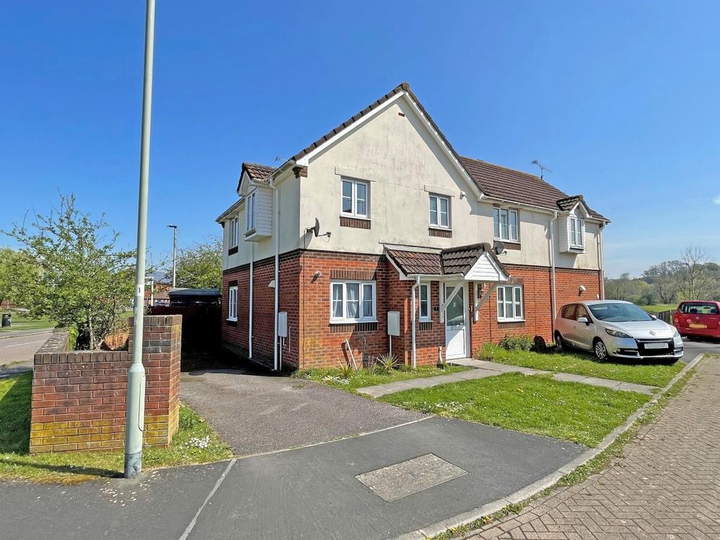 3 bed semidetached house to rent in Dukes Mead, Cullompton EX15 Zoopla