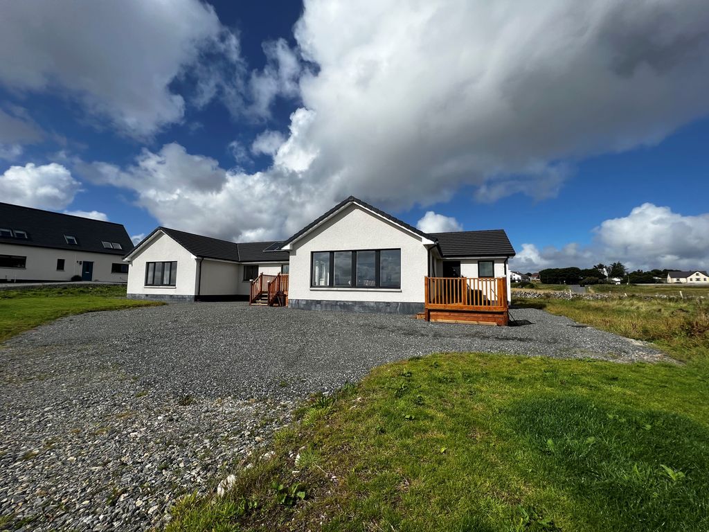 4 bed bungalow for sale in 3 Stoneyfield, Sandwick HS2, £340,000 Zoopla