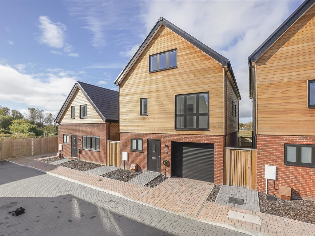 4 bed detached house for sale in Victoria Road, Littlestone, New Romney