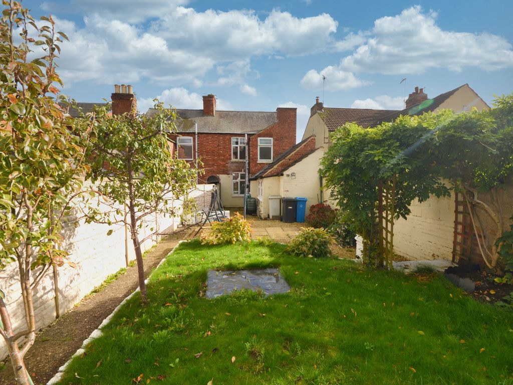 2 bed semidetached house for sale in Bath Road, Kettering NN16, £