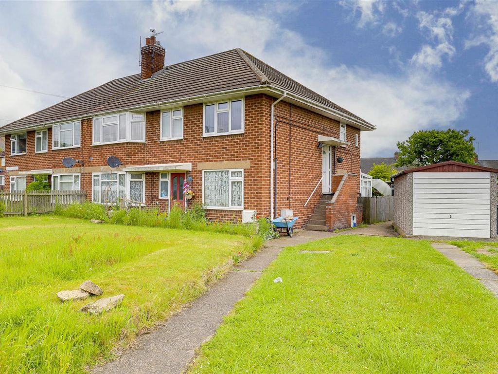 2 bed to rent in Collyer Road, Calverton, Nottinghamshire