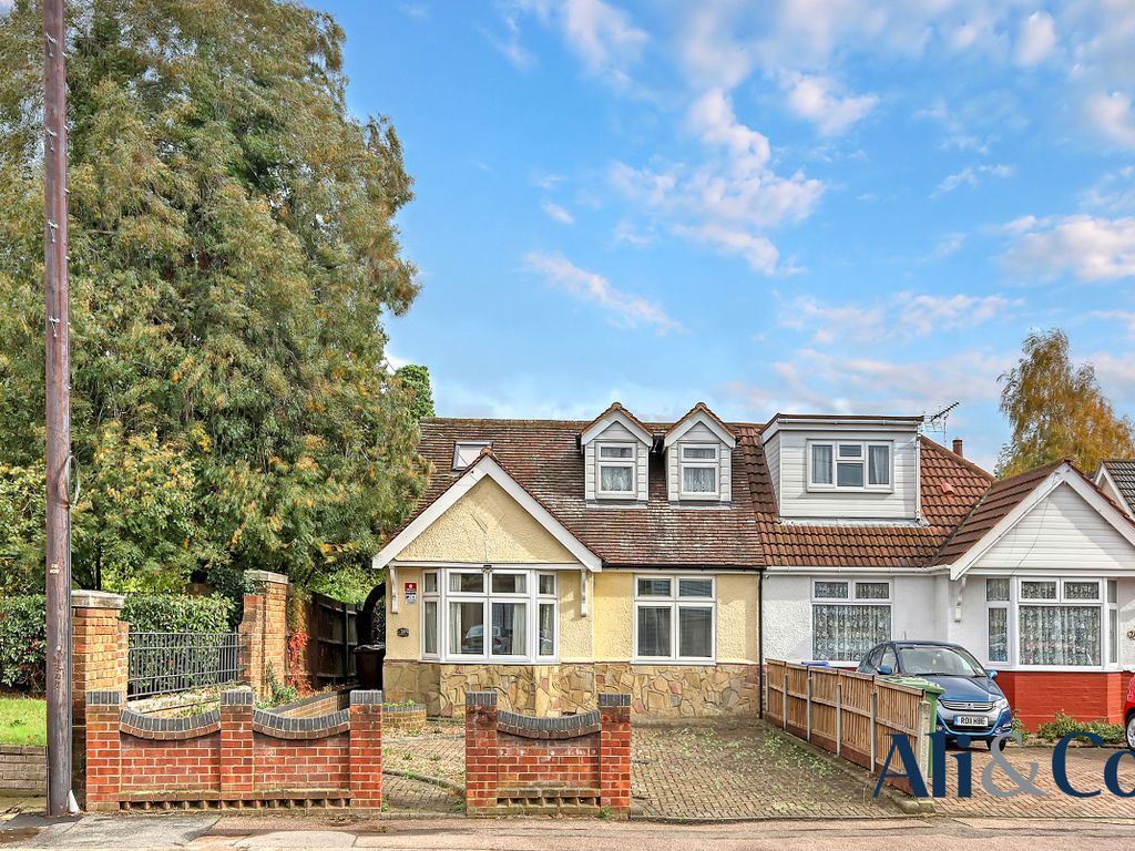 4 bed bungalow for sale in Blackshots Lane, Grays RM16, £500,000 Zoopla