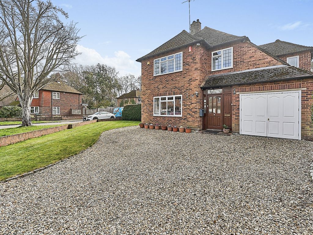 4 bed detached house for sale in Lovelace Drive, Pyrford, Surrey GU22