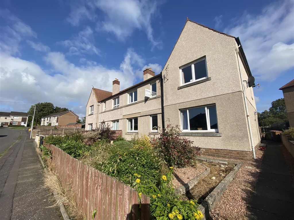 3 bed flat to rent in Logie Place, Dunfermline KY12, £850 pcm Zoopla