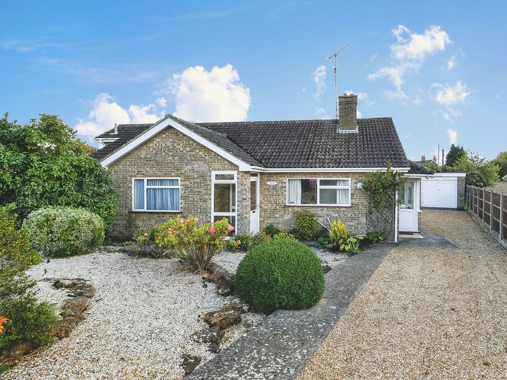 3 bed detached bungalow for sale in Strickland Close, King