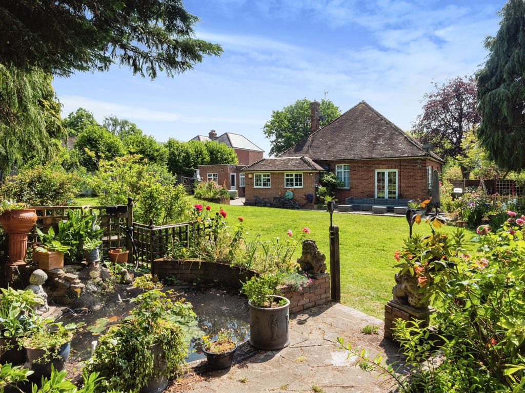 3 bed bungalow for sale in Lower Platts, Ticehurst, Wadhurst, East