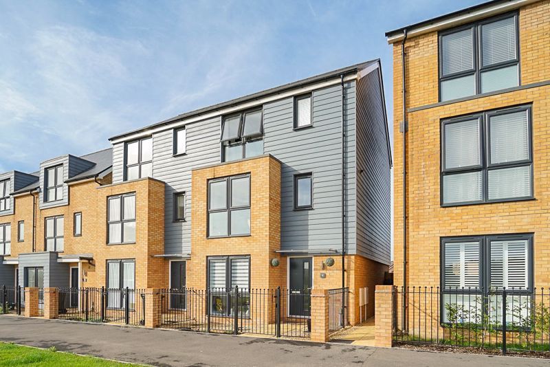 4 bed town house for sale in Cowleaze Path, Banwell BS29, £350,000 Zoopla