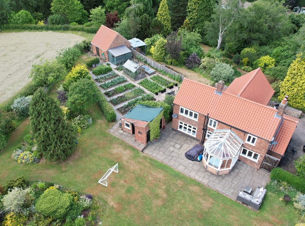 3 bed detached house for sale in Church Lane, Underwood, Nottingham