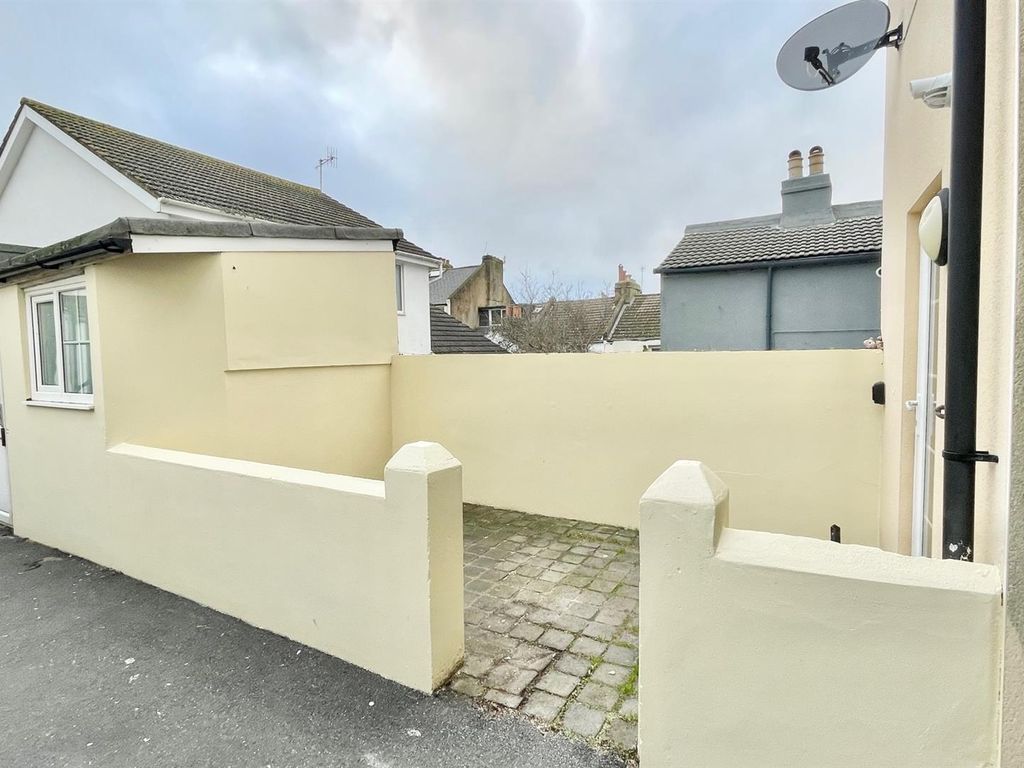 3 bed terraced house for sale in Whitefriars Road, Hastings TN34 Zoopla