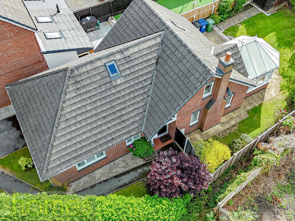 4 bed detached bungalow for sale in Hawkhurst Park, Leigh WN7, £280,000