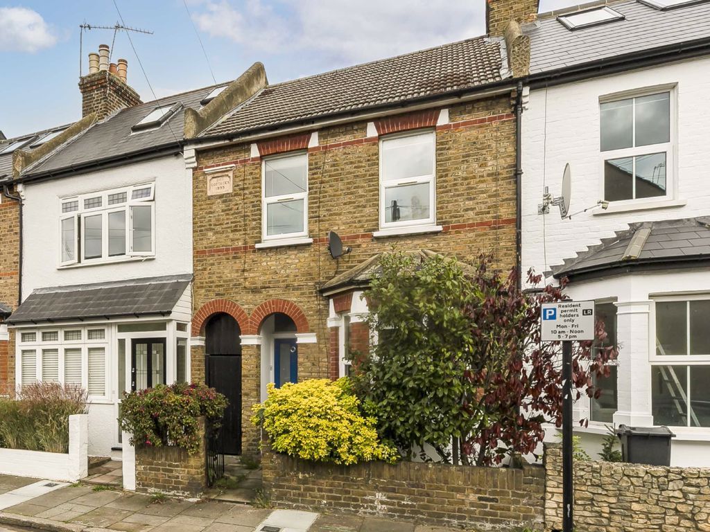 Castle Road Isleworth TW7  