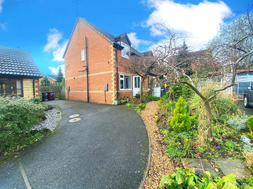 2 bed semidetached house for sale in Violet Close, Shirebrook