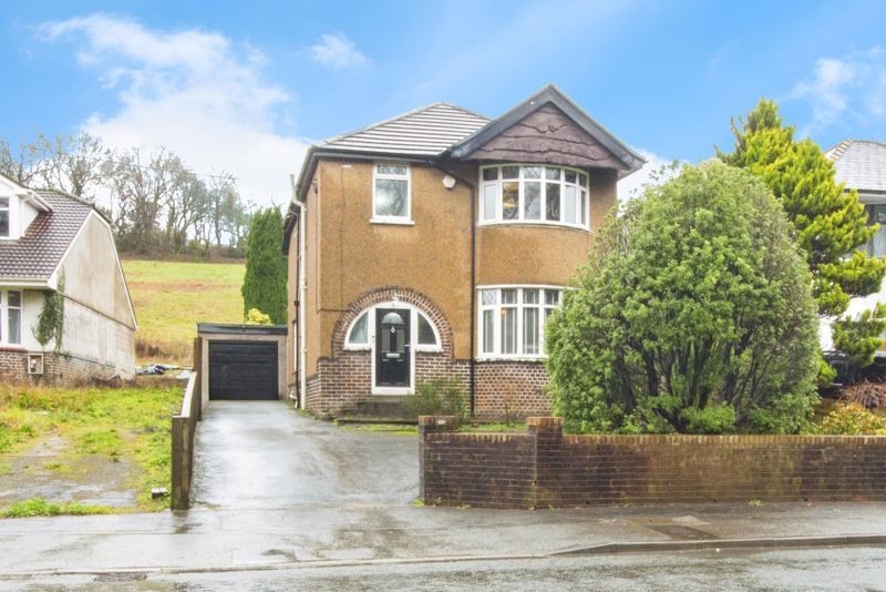 3 bed detached house for sale in Risca Road, Rogerstone, Newport NP10, £375,000 Zoopla