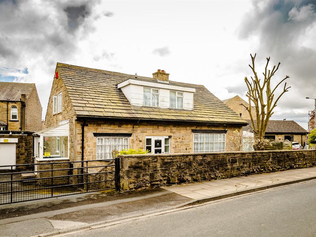 3 bed detached house for sale in Tennyson Road, Wibsey, Bradford BD6