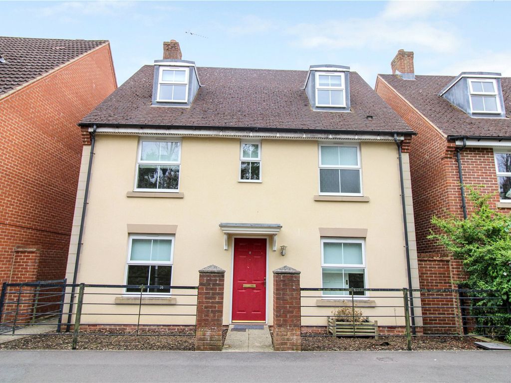 Lavinia Walk, Swindon, Wiltshire SN25  