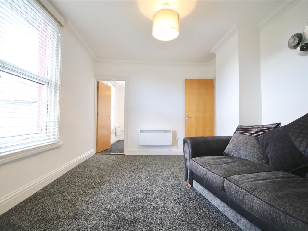 1 bed flat to rent in Guildford Road, Portsmouth PO1, £850 pcm Zoopla