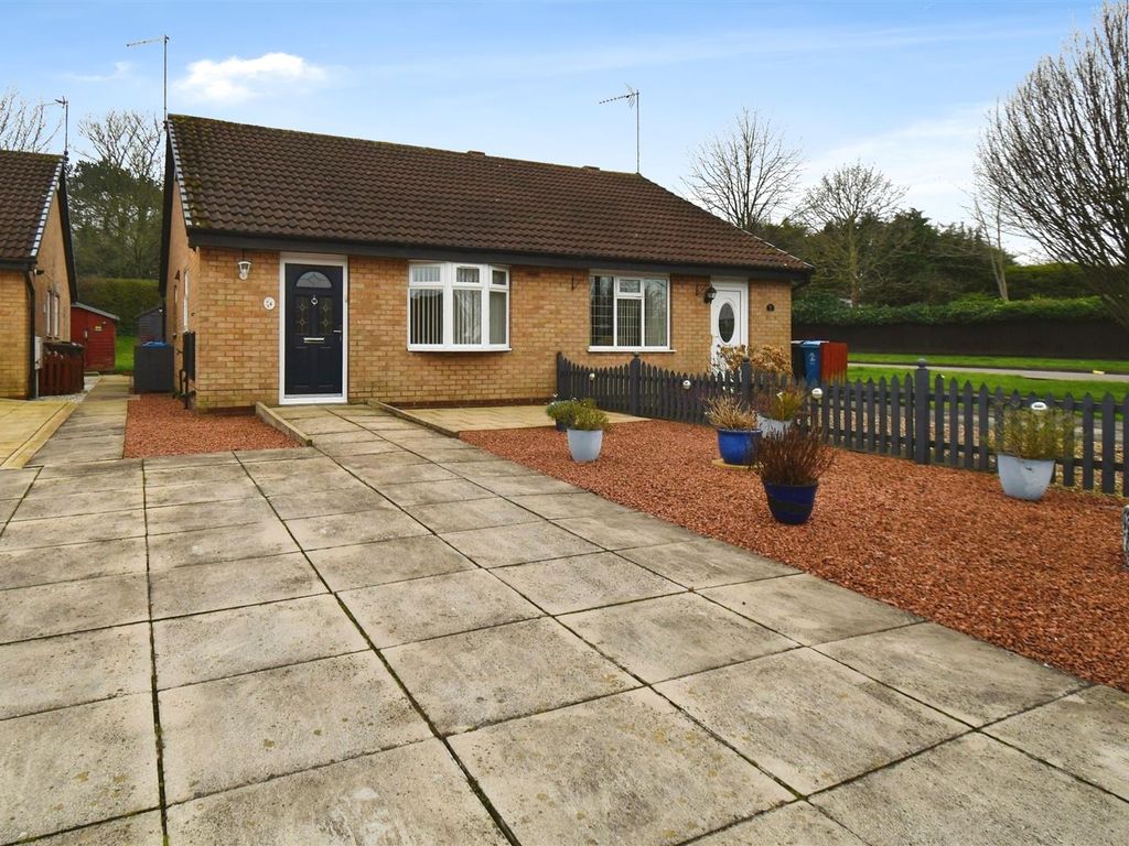2 bed semidetached bungalow for sale in Sutton Court, Howdale Road