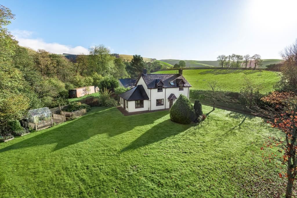 3 bed detached house for sale in Llandegley, Llandrindod Wells LD1, £