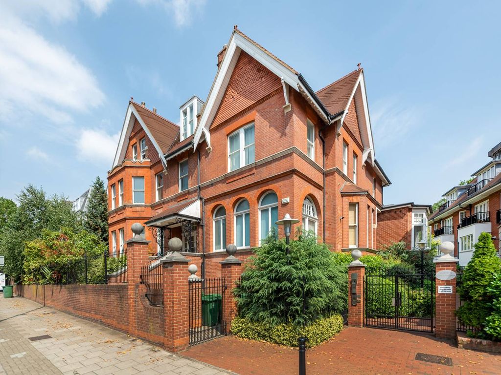 2 bed flat for sale in Westfield Lodge, Hampstead, London NW3, £700,000