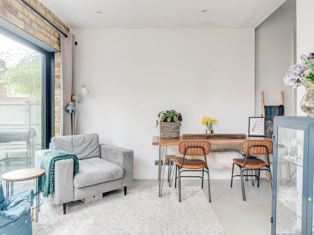3 bed flat for sale in North View Road, London N8, £700,000 Zoopla