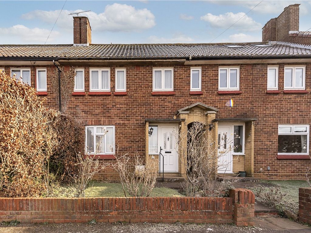 3 bed terraced house for sale in Turners Close, Harpenden
