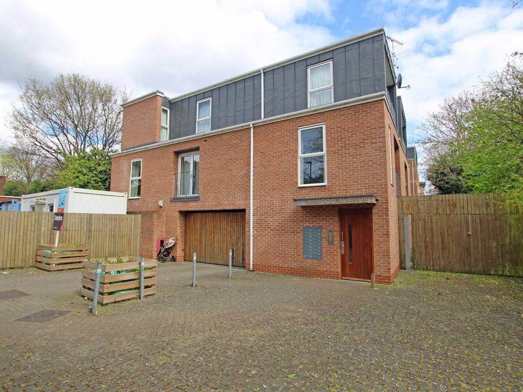 1 bed flat to rent in Inwood Avenue, Hounslow TW3 Zoopla