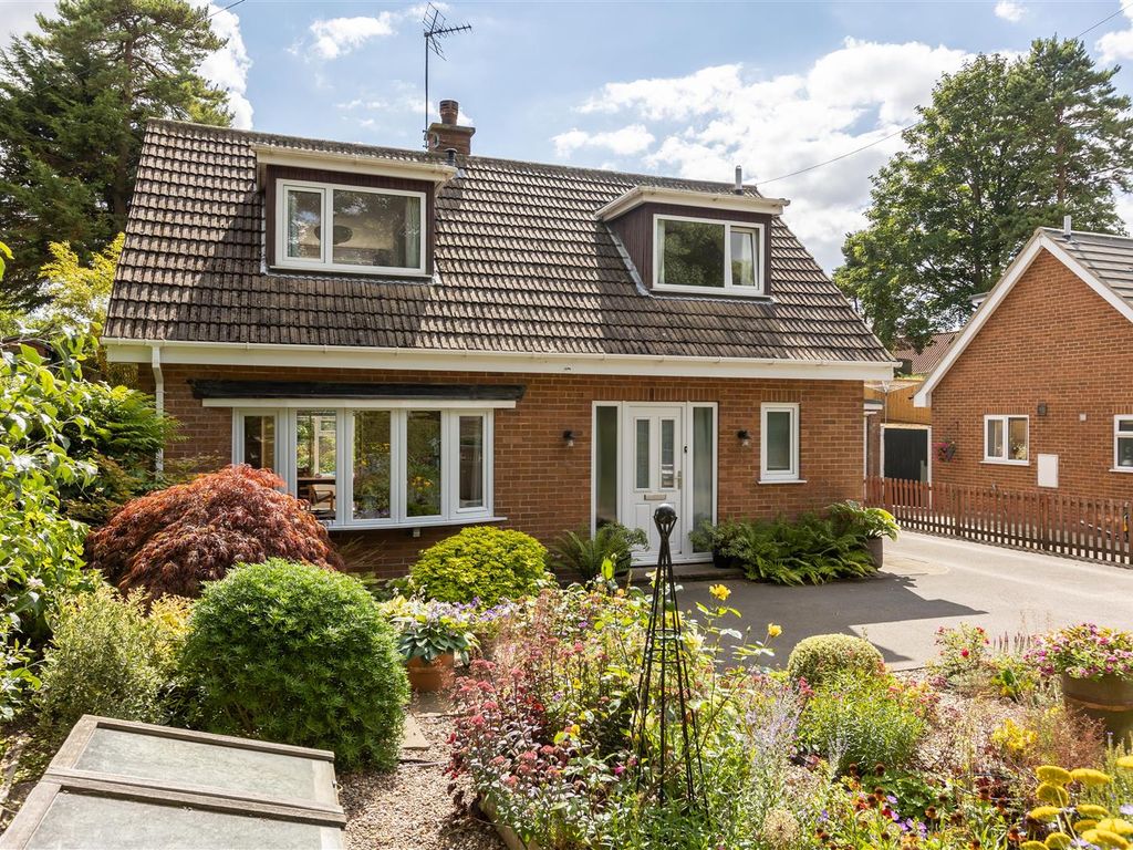 3 bed detached house for sale in Amotherby Close, Amotherby, Malton