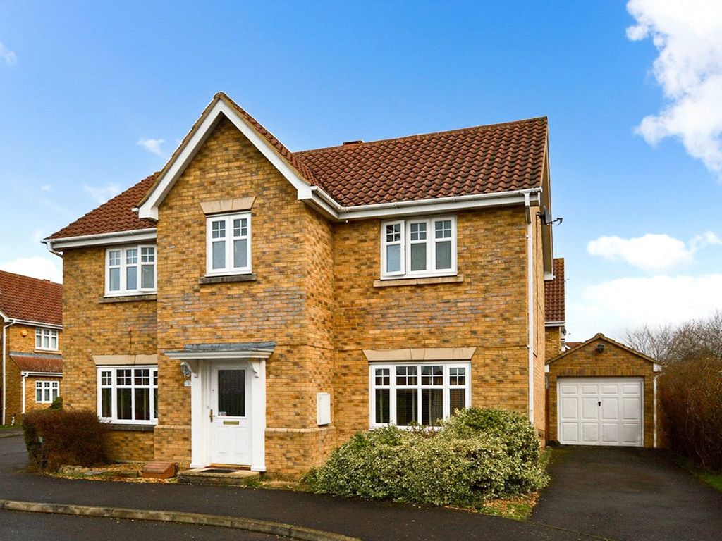 4 bed detached house to rent in Delco Way, Dunstable, Bedfordshire LU6