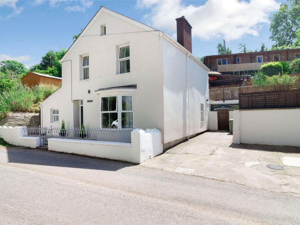 4 bed detached house for sale in Broadlay, Ferryside, Carmarthenshire