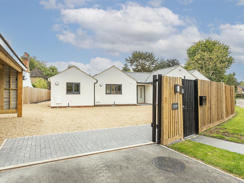 3 bed detached bungalow for sale in Beech Way, Wheathampstead, St.Albans AL4 Zoopla