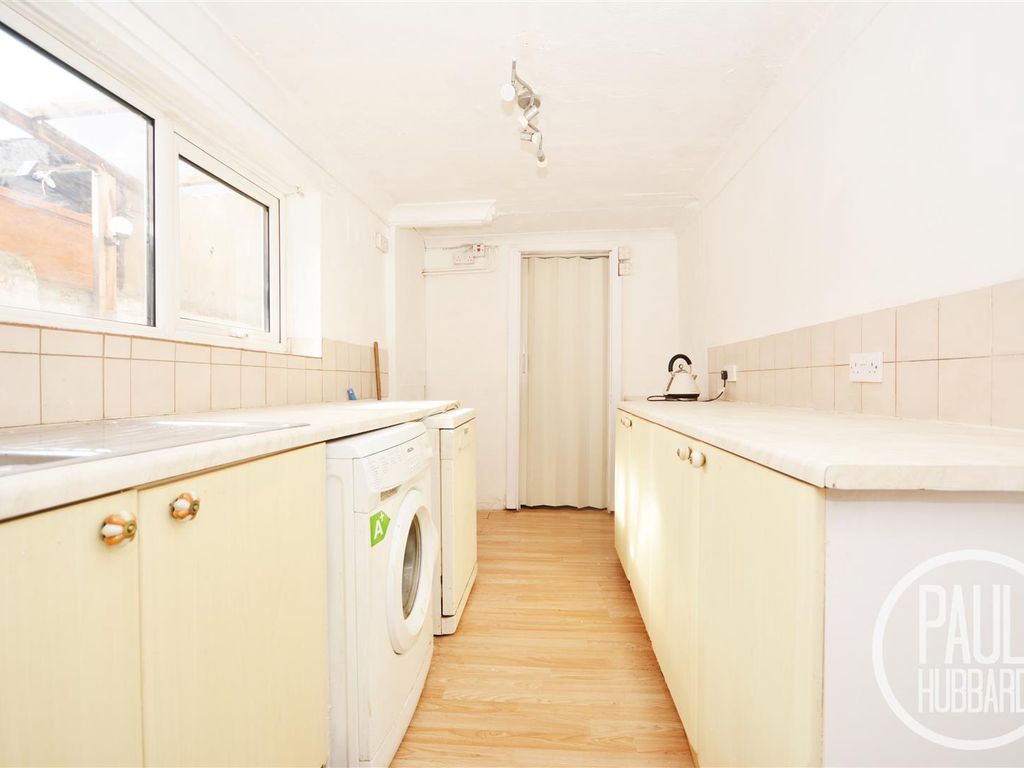 3 bed semidetached house to rent in Raglan Street, Lowestoft, Suffolk