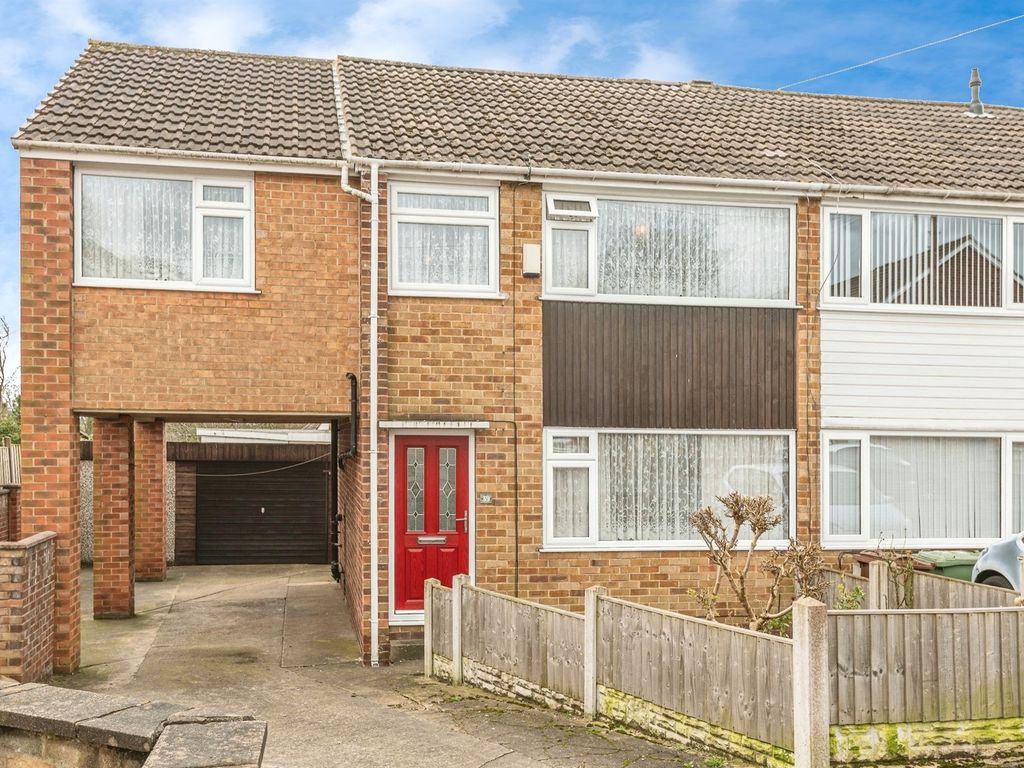 4 bed end terrace house for sale in Barker Place, Bramley, Leeds LS13