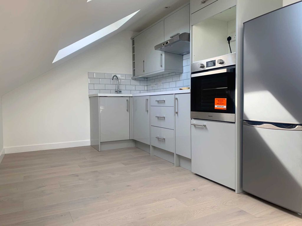 Studio to rent in Allandale Road, Ponders End EN3 Zoopla