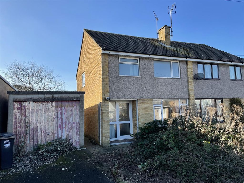 3 bed semidetached house for sale in Mendip Rise, Locking, Weston