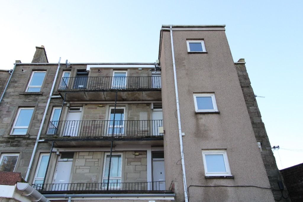 Studio to rent in Hilltown, Dundee DD3, £425 pcm Zoopla
