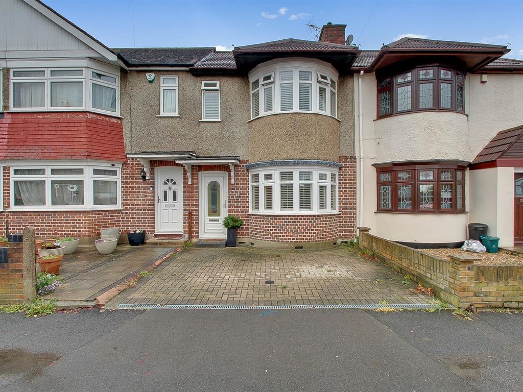 3 bed property for sale in Beverley Road, Ruislip Manor, Ruislip HA4 Zoopla