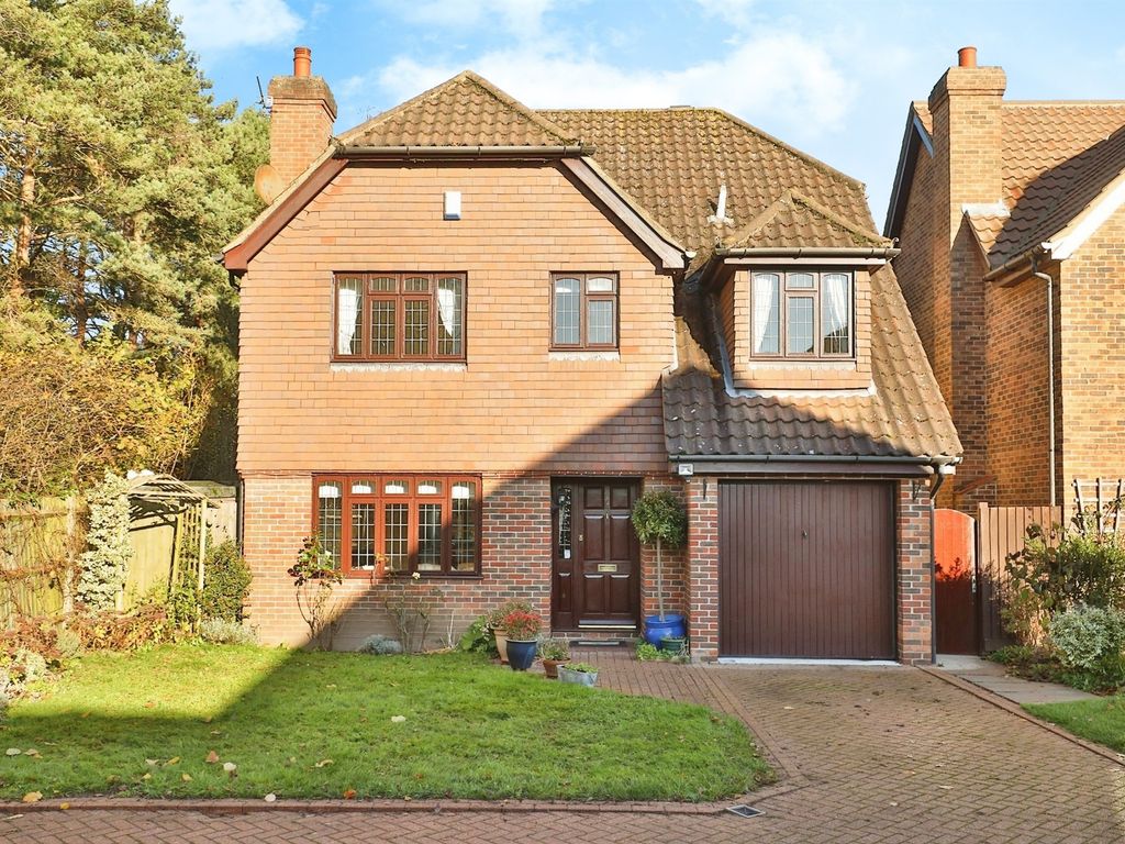 4 bed detached house for sale in Ganners Hill, Taverham, Norwich NR8, £375,000 Zoopla