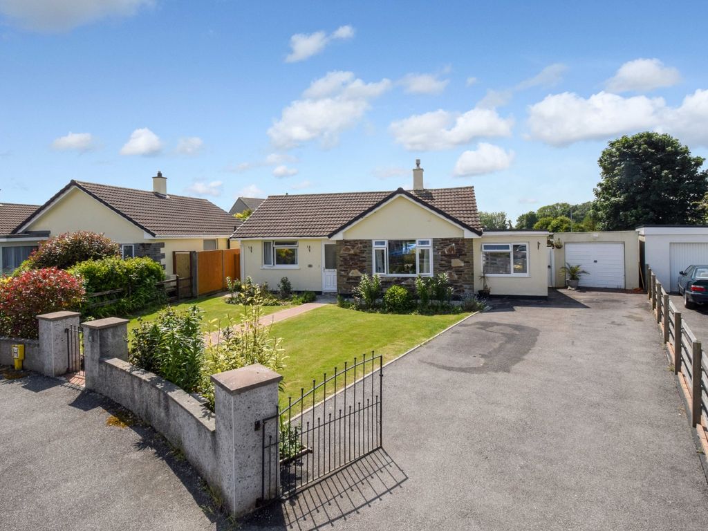 3 bed bungalow for sale in Illogan Park, Paynters Lane, Redruth TR16, £