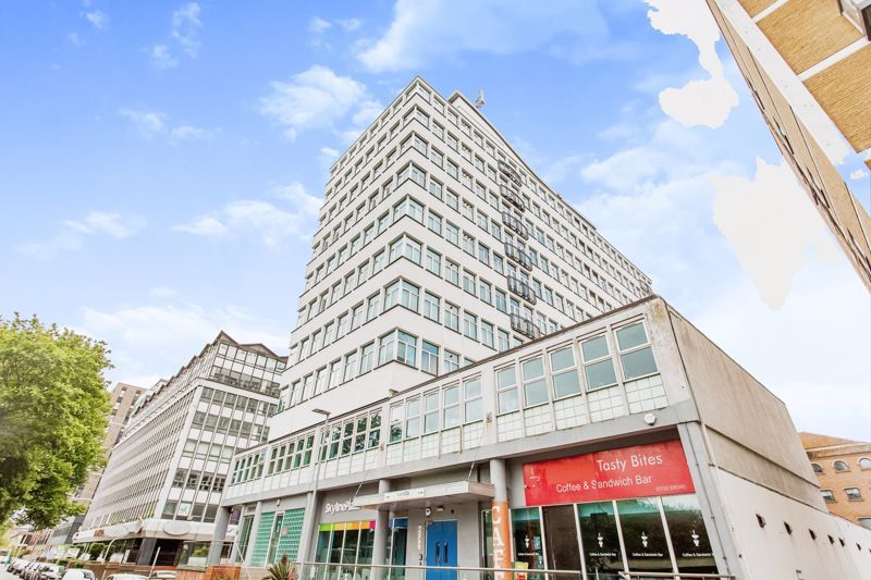 2 bed flat for sale in Skyline Plaza, Victoria Avenue, SouthendOnSea