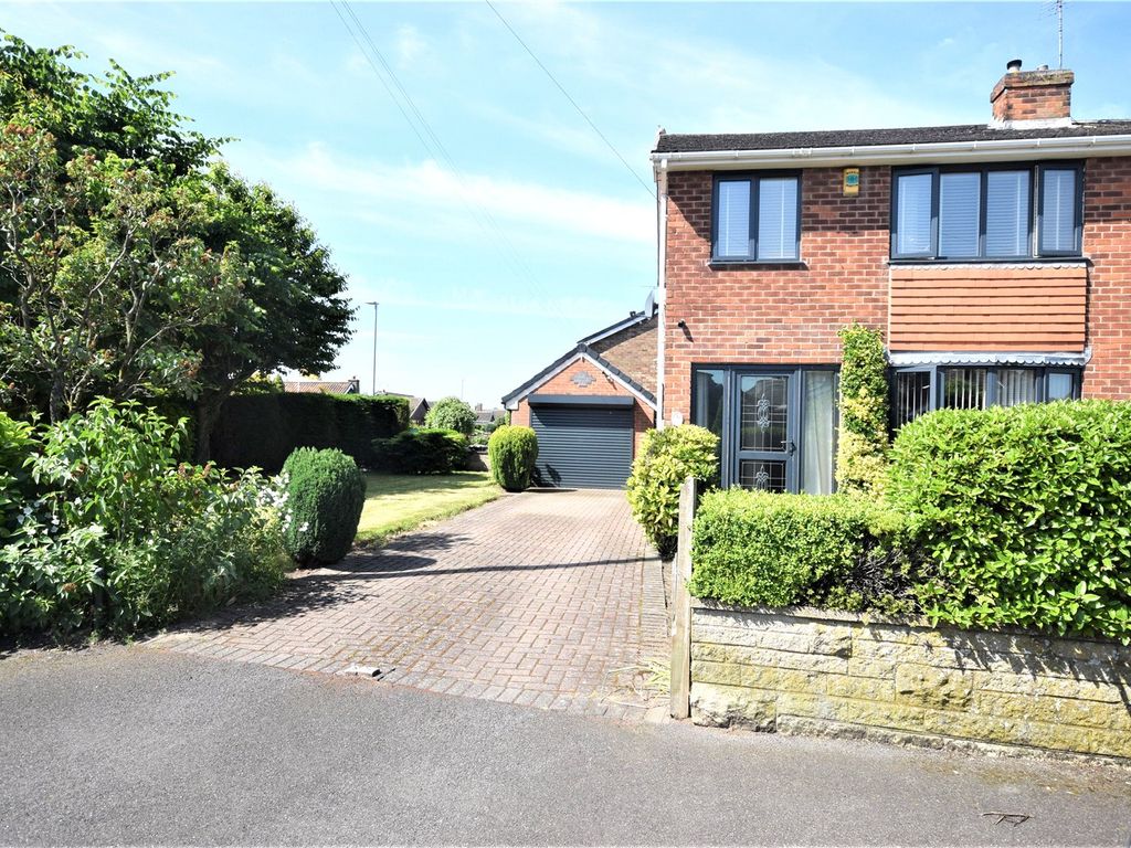 3 bed semidetached house for sale in Midfield Road, KirkbyInAshfield