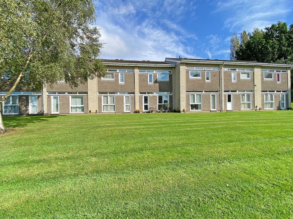 3 bed terraced house for sale in Chatsworth Grove, Harrogate HG1, £