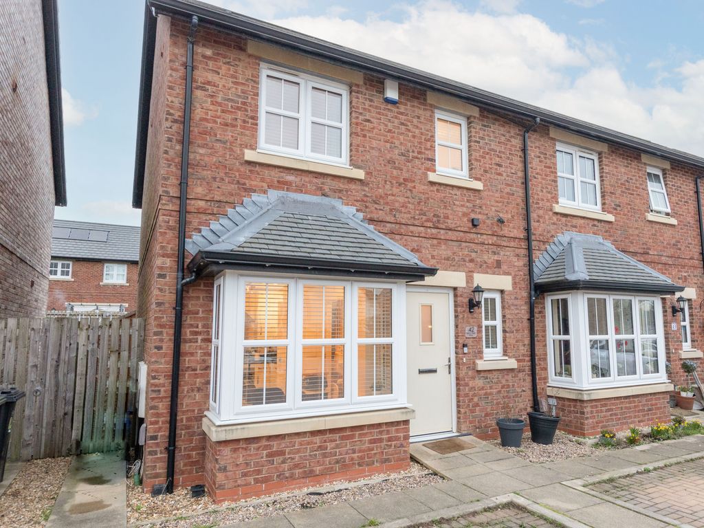 3 bed end terrace house for sale in Birch Tree Way, Cottam, Preston
