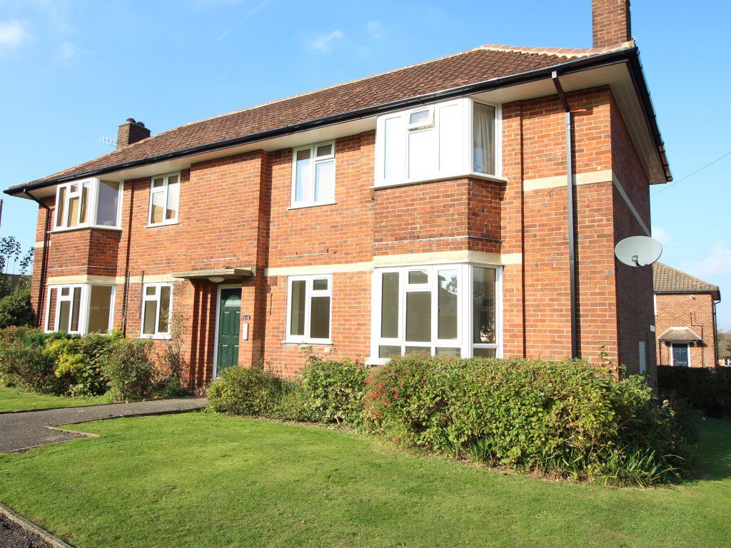 1 bed flat to rent in Greenwood Close, Bushey Heath, Bushey WD23, £